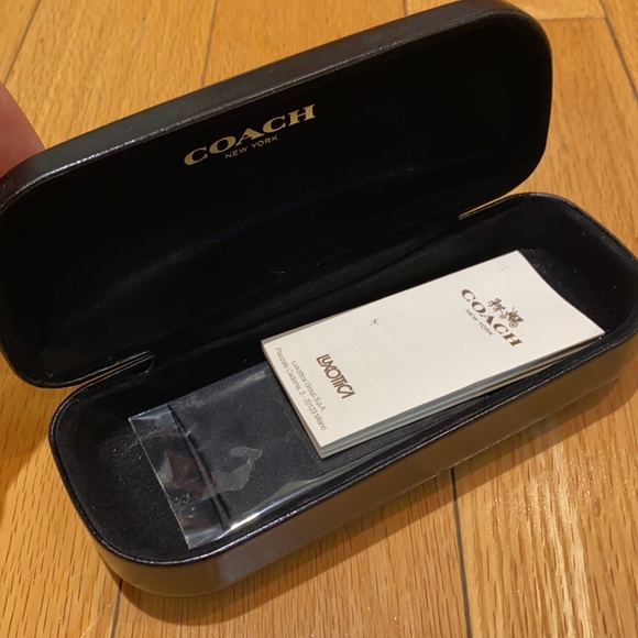 COACH Sunglasses - Picture 4 of 4